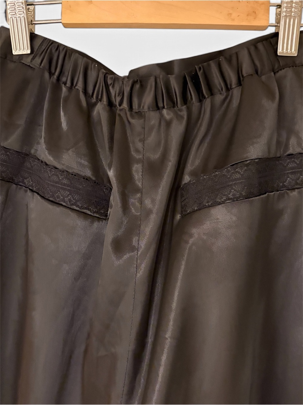 NWOT Black Satin Wide Leg Pants Lace Trim Elastic Waist Culottes Palazzo Trouser - Picture 6 of 7